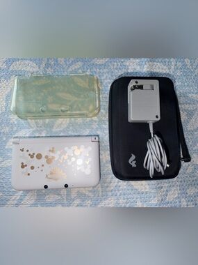Nintendo 3DS XL Disney Magical World Console and Accessories